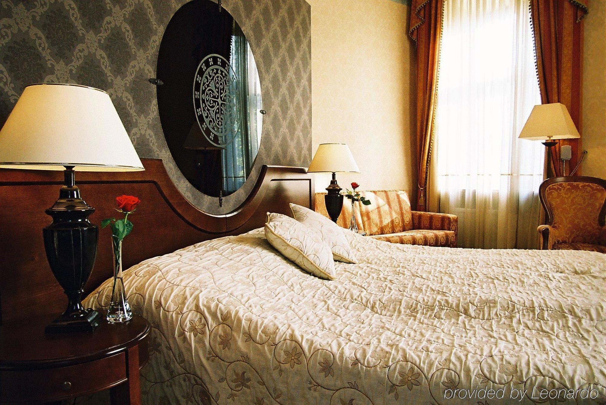 Ostoya Palace Hotel Krakau Zimmer foto